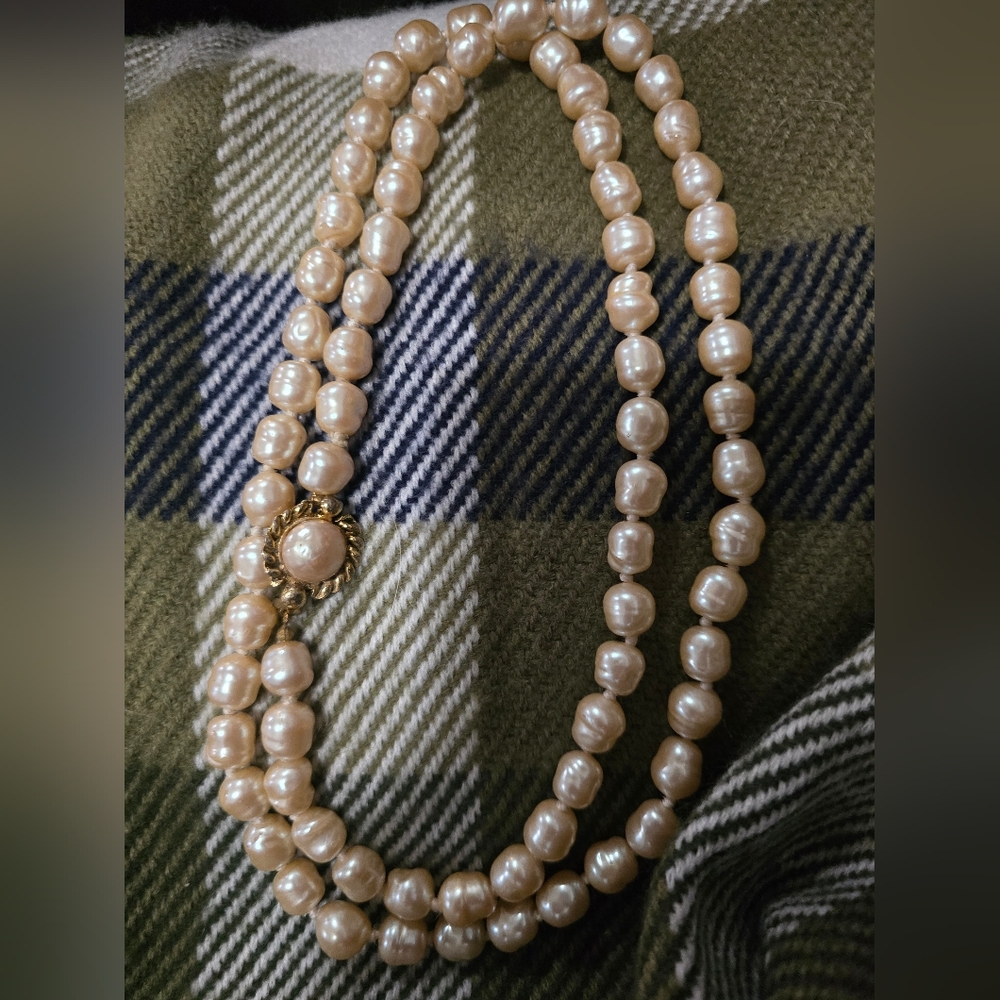 SOLD!!!!CHANEL Paris 1981 Collection Baroque Pearl/Gold Strand Sautoir Necklace